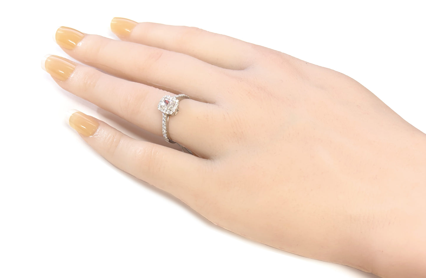 PT900 ピンクダイヤモンドリング 0.795ct VS2 Faint Brown Pink クッション