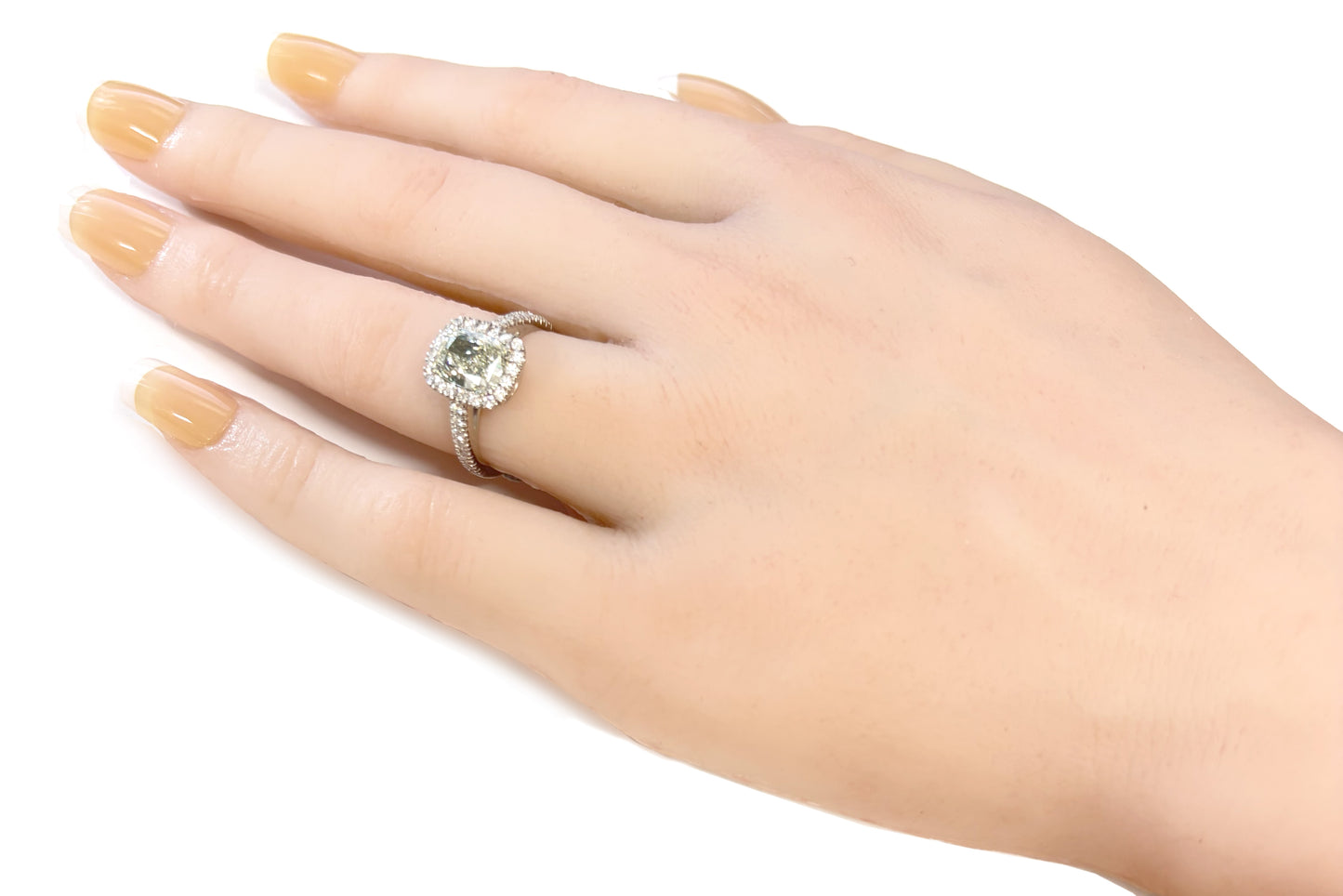 PT900 グリーン ダイヤモンドリング 2.373ct Light Greenish Yellow SI2 クッション